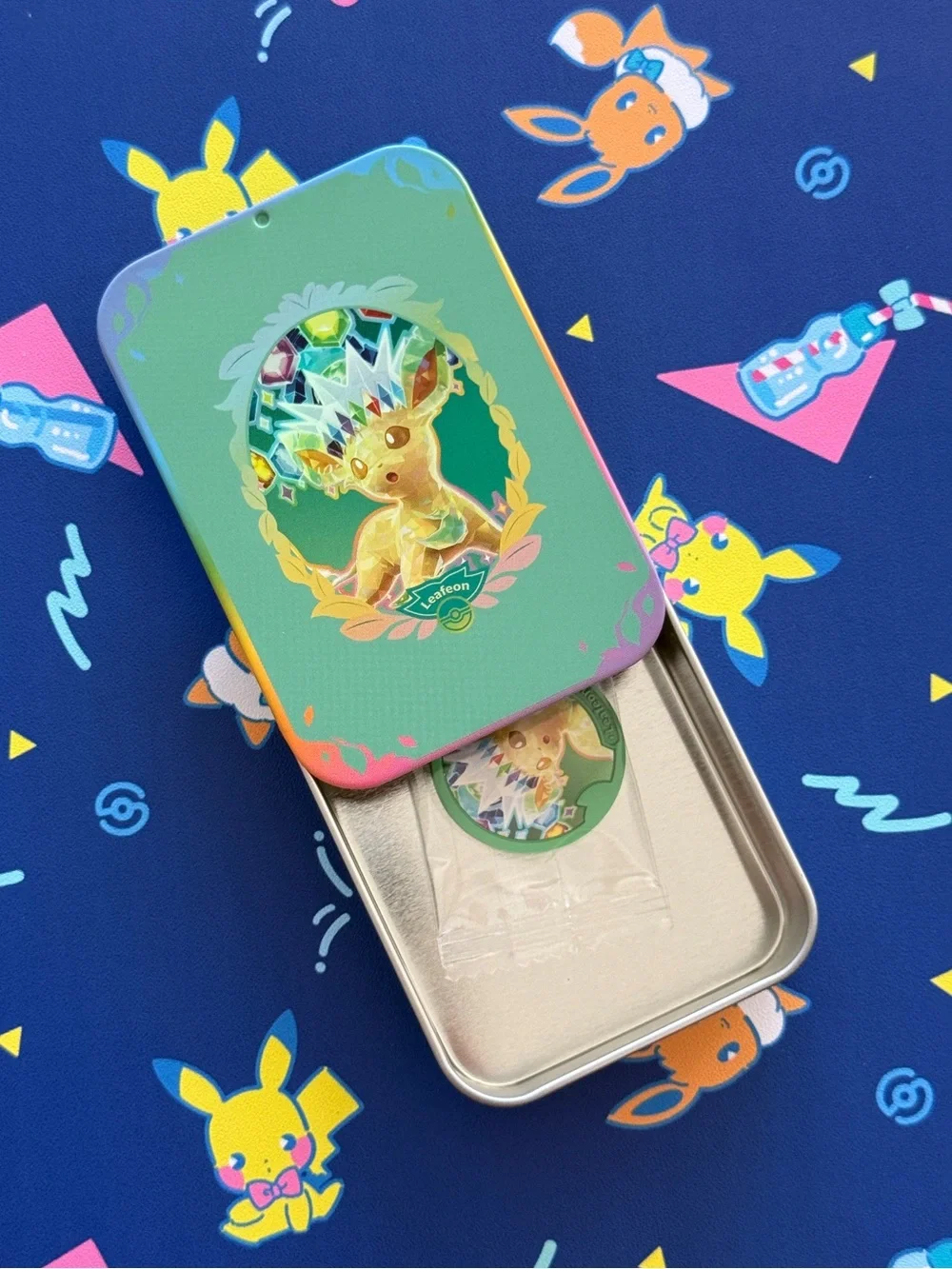 Leafeon Collectible Tin and Magnet 🍃🍀